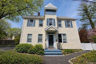 60 Main St in Tappan, NY - Building Photo