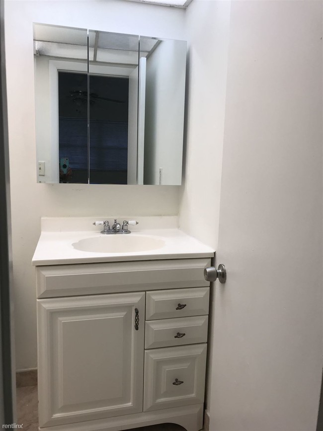 7801 S Colony Cir-Unit -Apt 107 in Tamarac, FL - Building Photo - Building Photo
