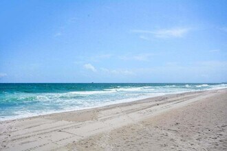 3221 S Ocean Blvd in Highland Beach, FL - Building Photo - Building Photo