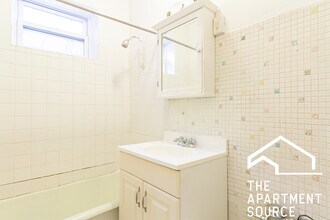 2129 N Dayton St, Unit 204 in Chicago, IL - Building Photo - Building Photo