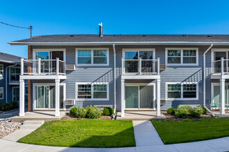 University Lofts in Oshkosh, WI - Building Photo - Building Photo