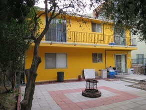 2030 Fair Park Ave in Eagle Rock, CA - Foto de edificio - Building Photo