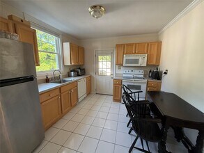 9 Bergen Ct in Huntington Station, NY - Building Photo - Building Photo