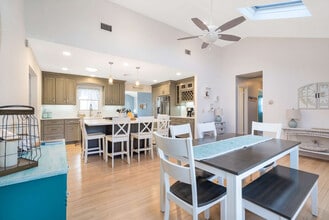 18 Maryland Blvd in Hampton Bays, NY - Building Photo - Building Photo