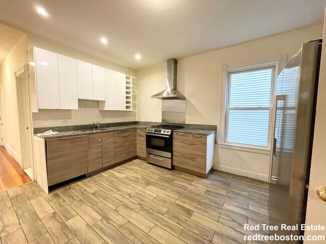 17 Sachem St, Unit 2