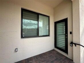 4636 NW 84th Ave, Unit 19 in Doral, FL - Building Photo - Building Photo