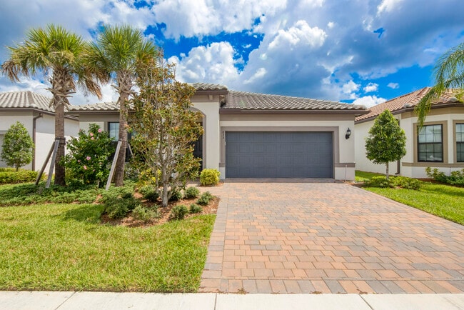 property at 833 SE Courances Dr