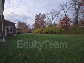 5686 E Senour Dr in West Chester Township, OH - Building Photo - Building Photo