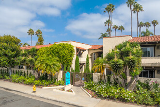 The Maddox in Huntington Beach, CA - Foto de edificio - Building Photo