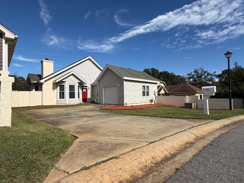 120 Gateway Ln in Columbia, SC - Building Photo