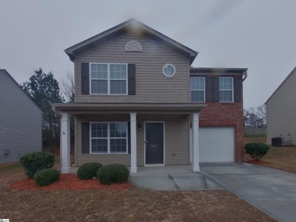 847 Markham Cir in Moore, SC - Building Photo