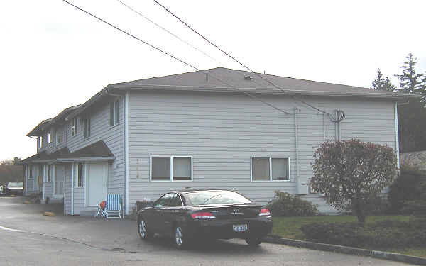 17415 52nd Ave W in Lynnwood, WA - Building Photo