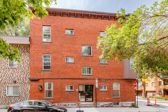 4214 Langevin Rue in Montréal, QC - Building Photo - Building Photo