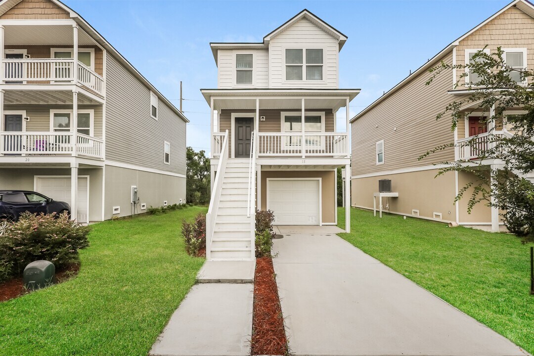 18 Bay Breeze Ln in Beaufort, SC - Foto de edificio