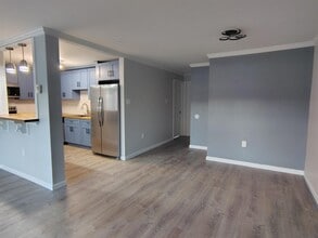 54 E Maple St in Teaneck, NJ - Building Photo - Building Photo