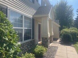 13925 52nd Ave N in Plymouth, MN - Building Photo