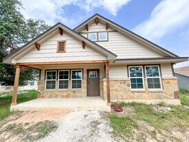 1893 Blueridge Dr in Canyon Lake, TX - Building Photo
