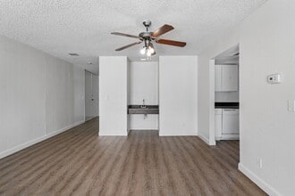 Townhome Villas in Las Vegas, NV - Foto de edificio - Building Photo
