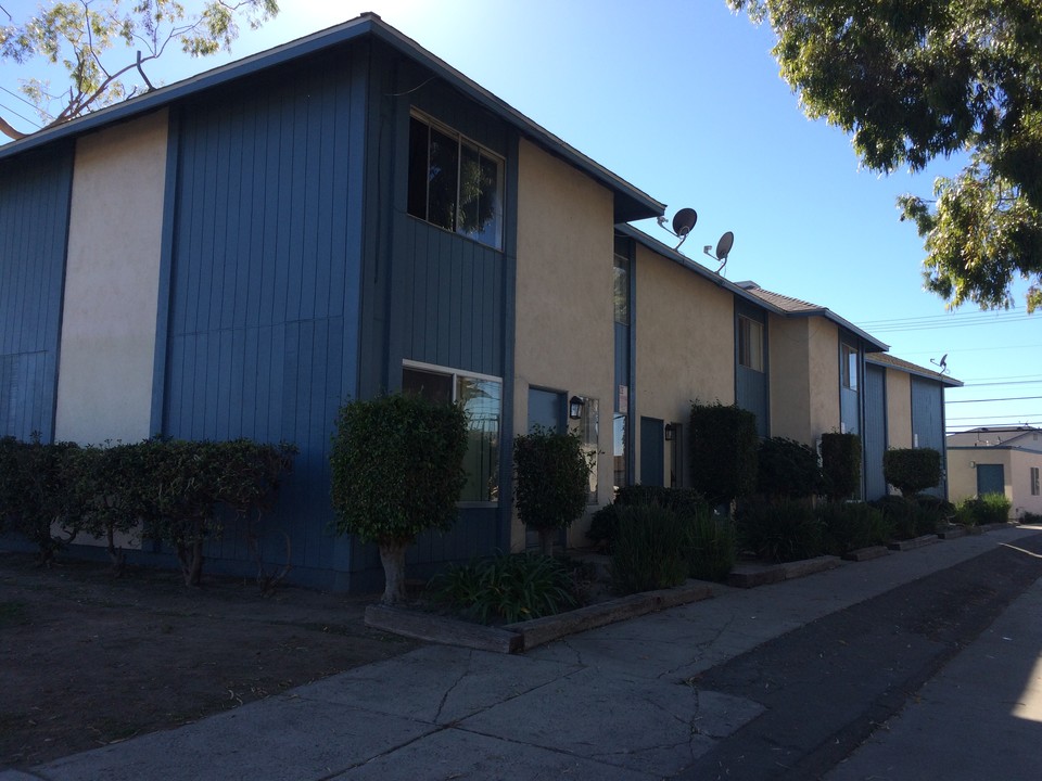 Terrace Apartments in Oxnard, CA - Building Photo