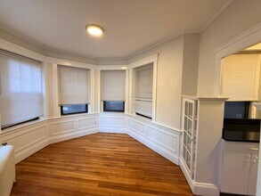 1600 Massachusetts Ave, Unit 6 in Cambridge, MA - Foto de edificio - Building Photo