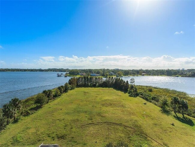 4177 N Orange Blossom Trail, Unit 304 in Orlando, FL - Building Photo - Building Photo