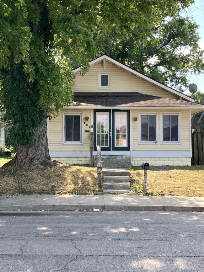 property at 707 W Willard St