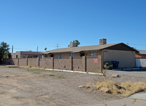 5754 E 28th St in Tucson, AZ - Foto de edificio - Building Photo