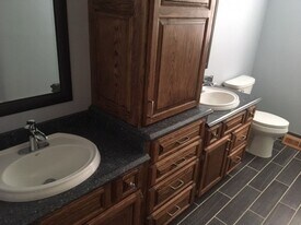 3347 State St in Eau Claire, WI - Building Photo