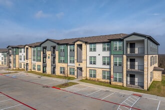 The Terrace at Highland Hills in Dallas, TX - Foto de edificio - Building Photo