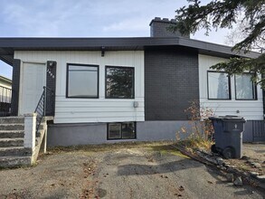 2902-3002902 Upland St in Prince George, BC - Building Photo - Building Photo