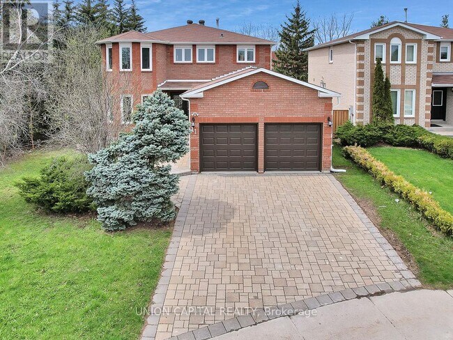 11 Coldstream Crescent in Richmond Hill, ON - Building Photo - Building Photo