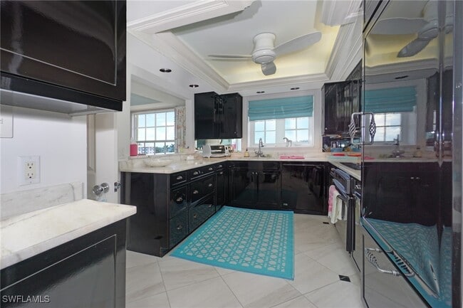 property at 1900 Gulf Shore Blvd N