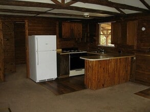 3533 Montgomery Rd in Huntsville, TX - Building Photo - Building Photo