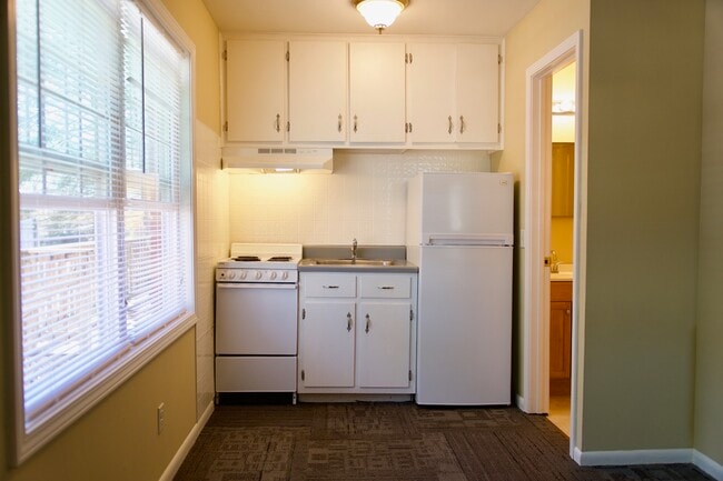 1010 Winterhill Dr in Cookeville, TN - Building Photo - Building Photo