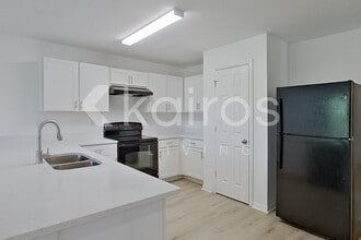 8045 99th Ave in Vero Beach, FL - Building Photo - Building Photo