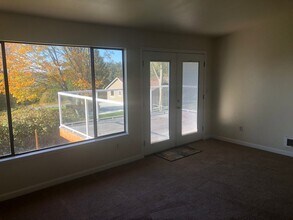 1148 S Nimitz Dr in Coupeville, WA - Building Photo - Building Photo