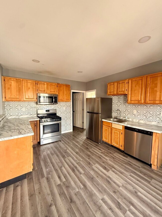 713 S 4th St in Rockford, IL - Building Photo - Building Photo