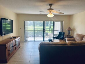 9440 Meadowood Dr in Fort Pierce, FL - Building Photo - Building Photo