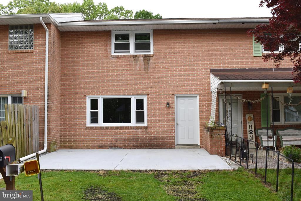 1002 Laurich Dr in Chambersburg, PA - Building Photo