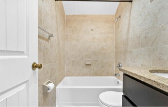 88-20 70th Rd in Queens, NY - Building Photo - Building Photo