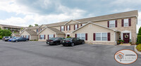 Cherry Grove Condominiums in Piney Flats, TN - Foto de edificio - Building Photo