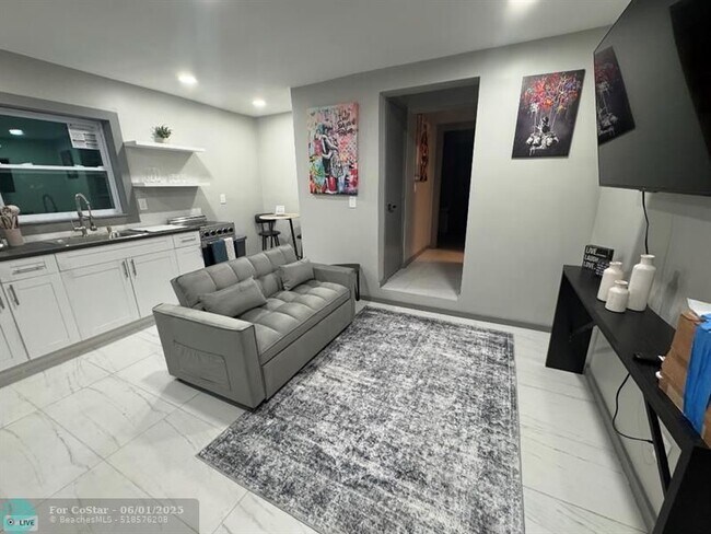 property at 824 S 20th Ave