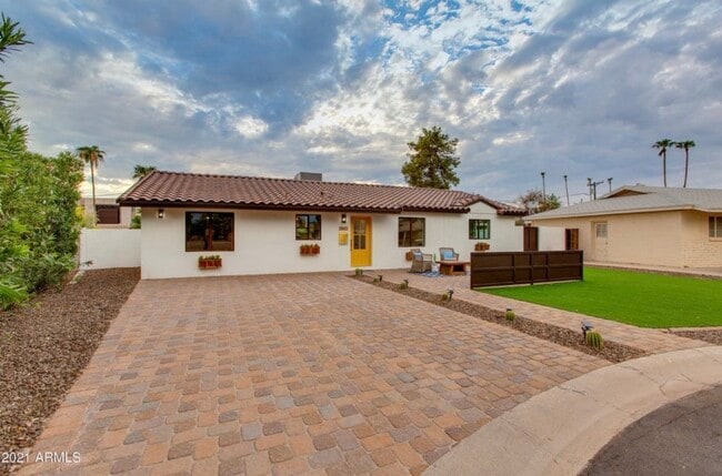 property at 3502 N Carhill Ave