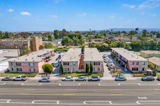 520-536 W 120th St in Los Angeles, CA - Building Photo - Building Photo