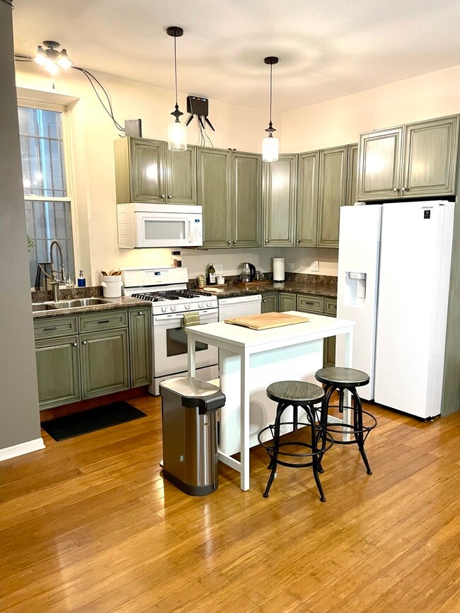 2251 W North Ave, Unit 1