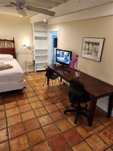 3940 Main St in Miami, FL - Building Photo - Building Photo