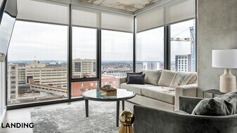 2010 West End Ave, Unit 914 in Nashville, TN - Building Photo