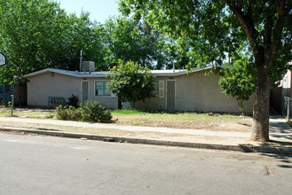 2212 E Tyler Ave in Fresno, CA - Building Photo - Building Photo