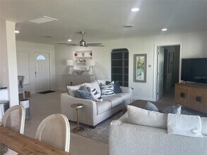 15906 Redington Dr in Redington Beach, FL - Foto de edificio - Building Photo