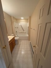 2 Haiti Ln, Unit 1 in Coram, NY - Foto de edificio - Building Photo